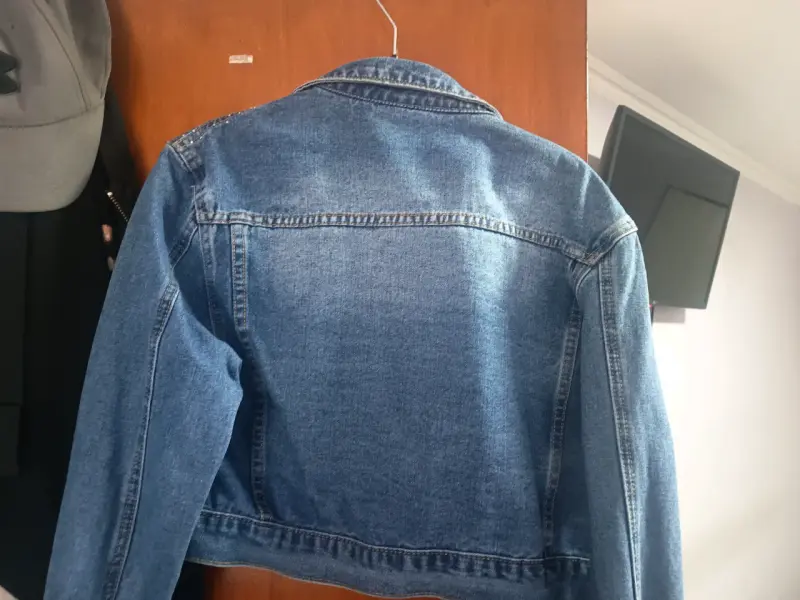 Chaqueta de mezclilla con strass - 2