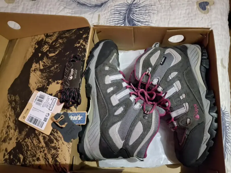Botines lippi trekking gris y rosado - 2