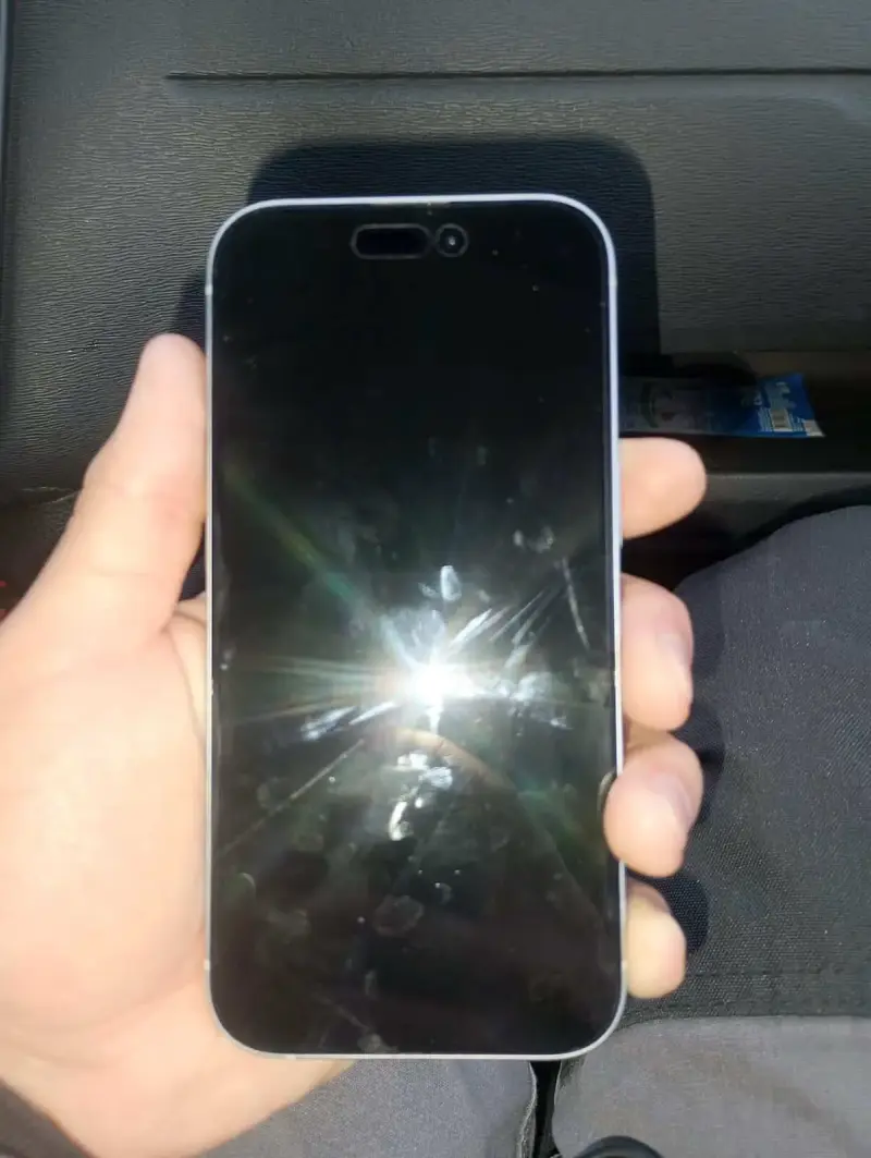 iPhone 15 NUEVO 5 meses de uso - 2