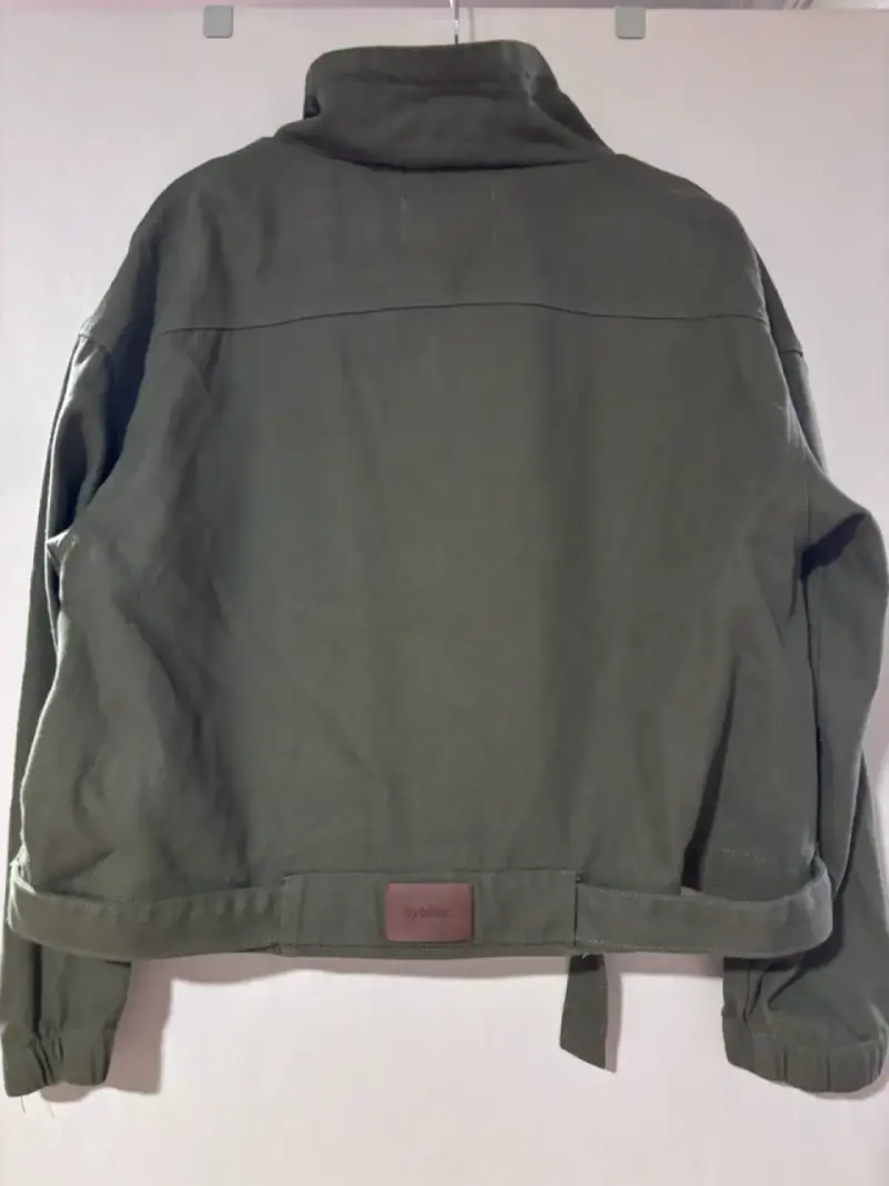 Chaqueta verde con cinturón - 3