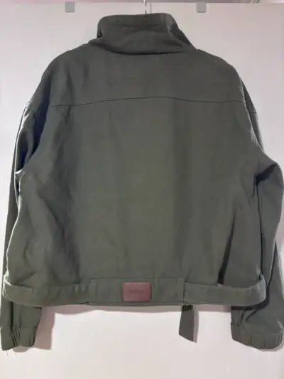 Chaqueta verde con cinturón - miniatura 3