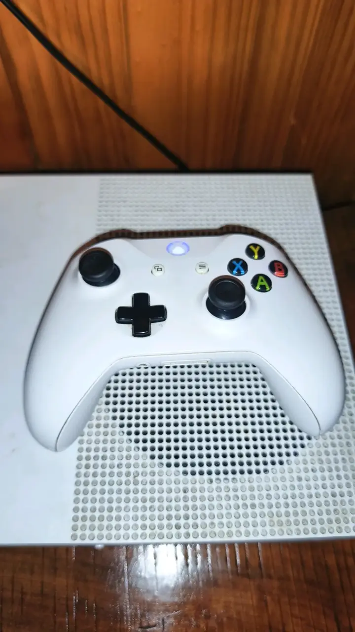 Consola Xbox One S con control - 2