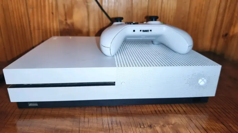 Consola Xbox One S con control - 3