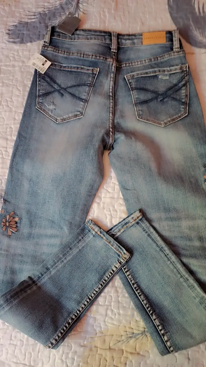 Jeans aeropostale bordados de tiro alto - 2