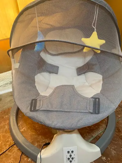 Silla mecedora para bebé - miniatura 1