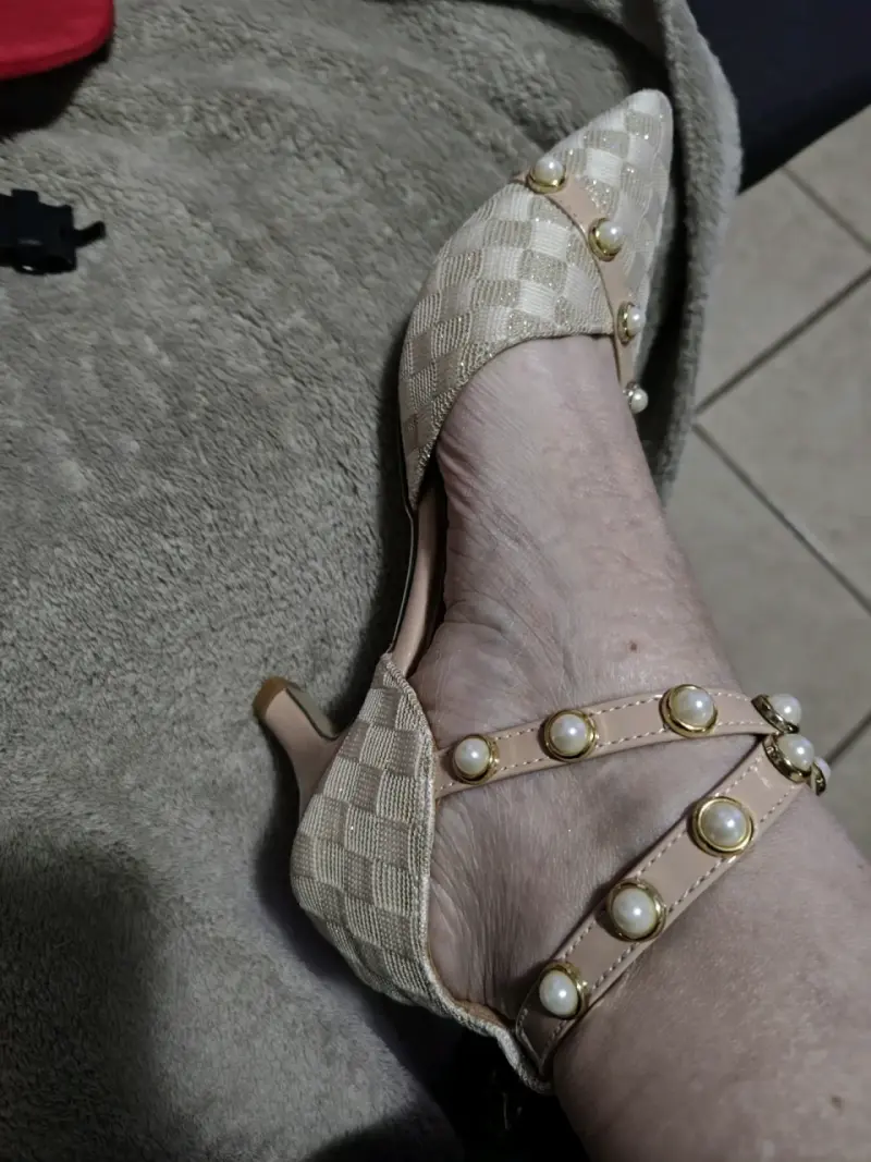 Zapatos beige con perlas - 3