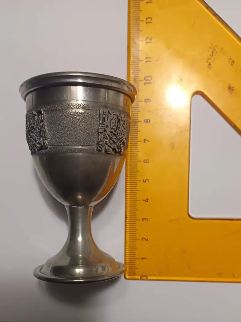 Juego de copas de metal - 2