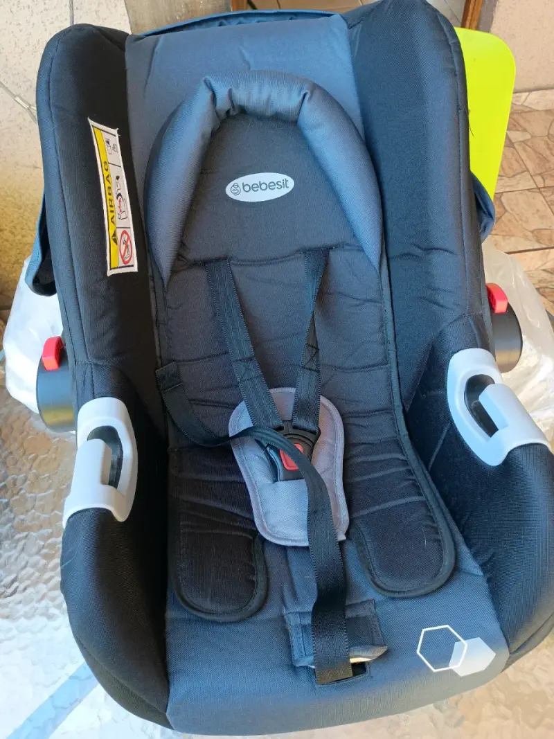 Silla de auto Bebesit negra