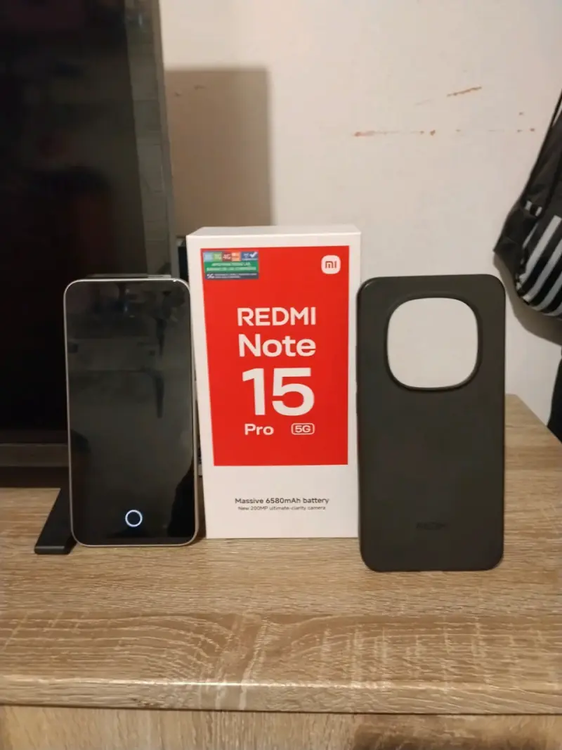 Redmi Note 15 Pro 5G con funda - 2