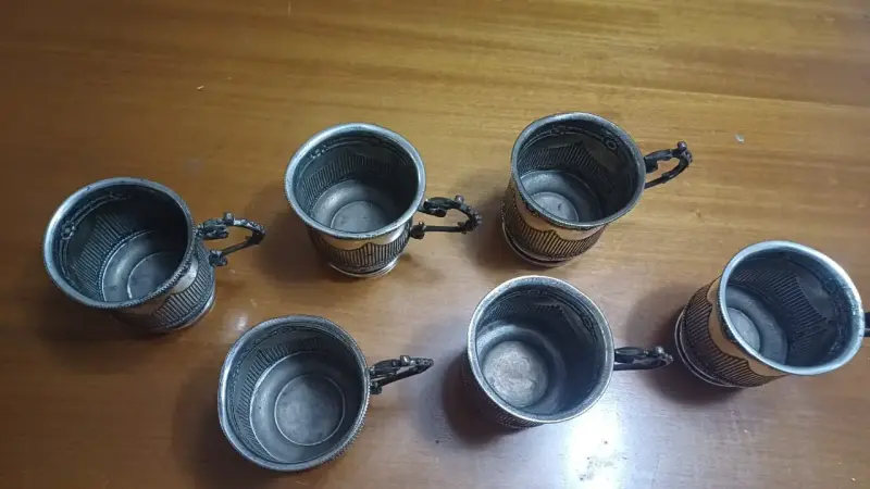 Set de 6 tazas de metal decorativas - 3