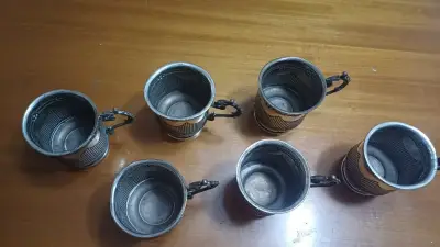 Set de 6 tazas de metal decorativas - miniatura 3
