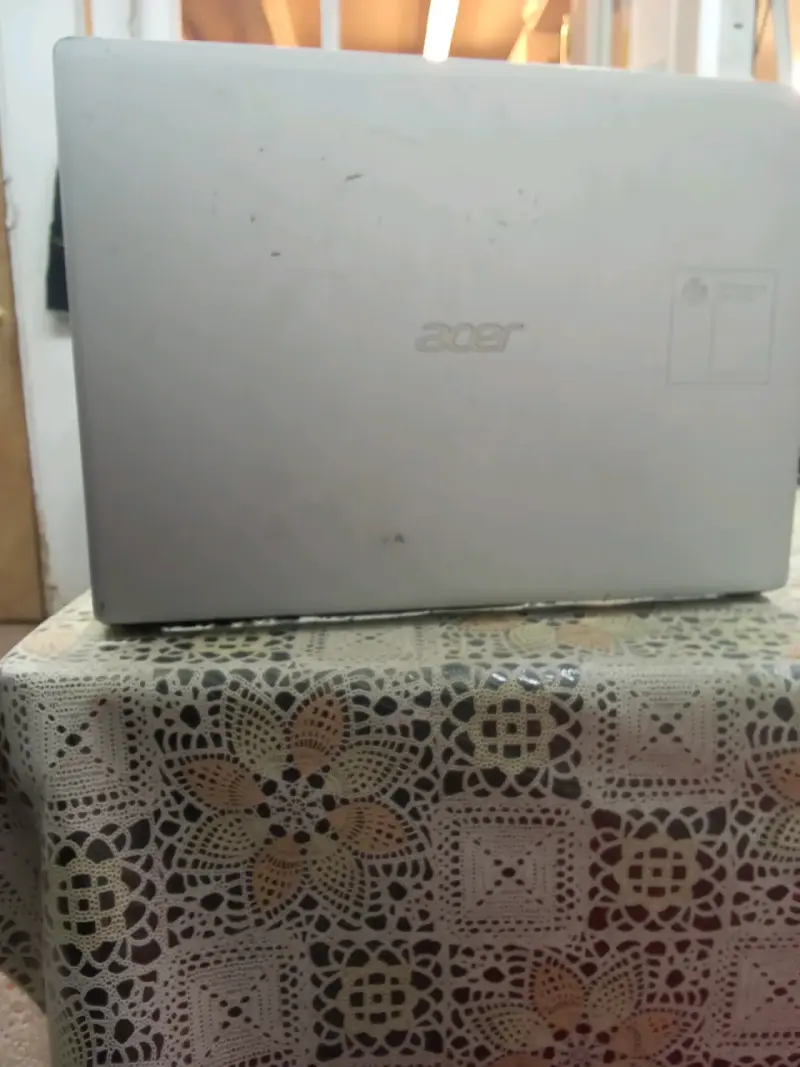 Laptop Acer usada - 1