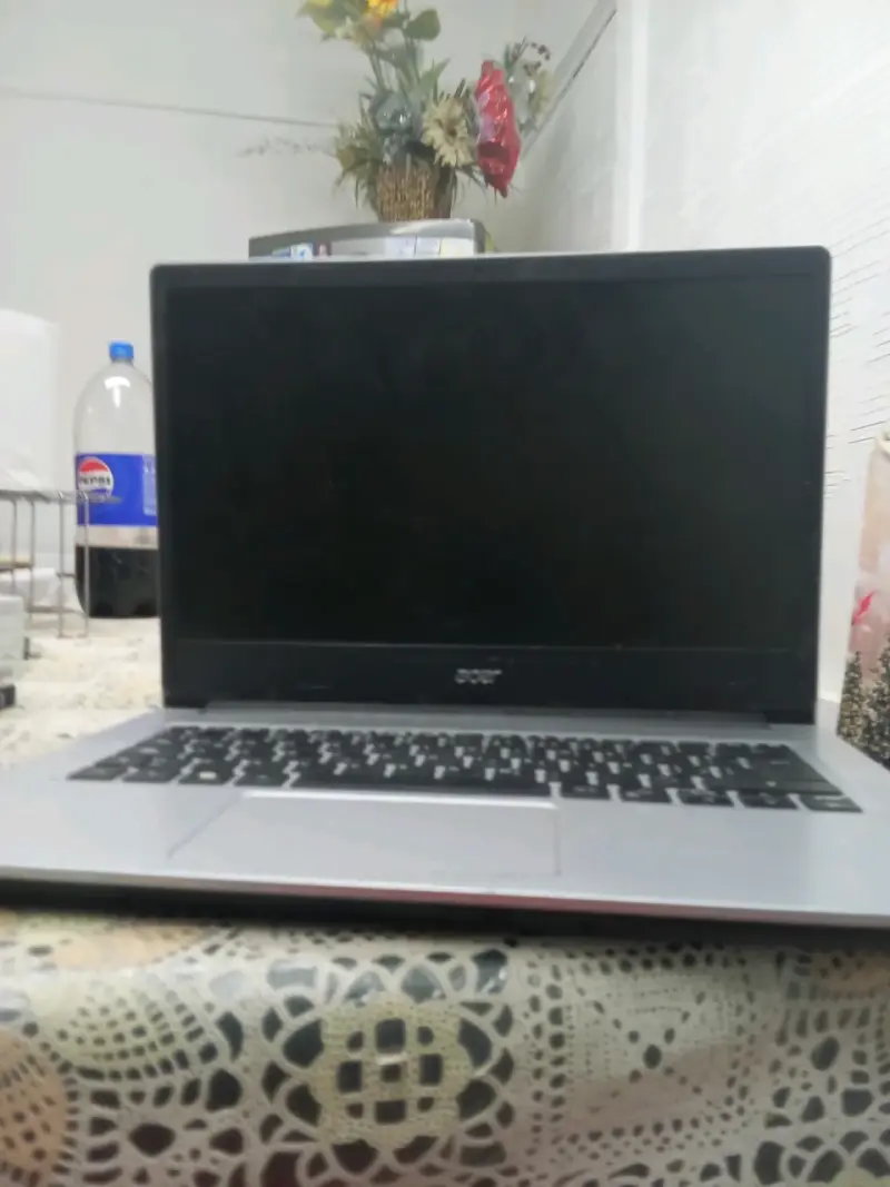 Laptop Acer usada - 2