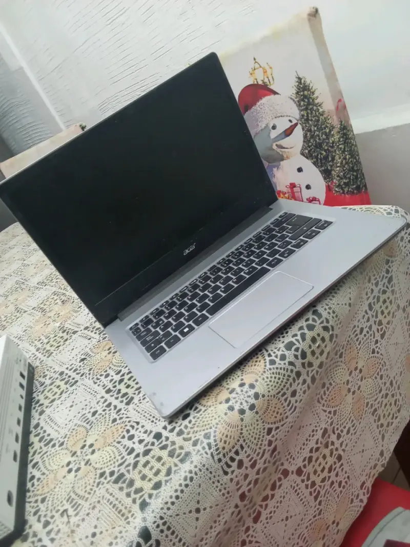 Laptop Acer usada - 3