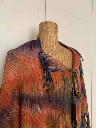 Poncho tejido telar alpaca  multicolor - miniatura 2