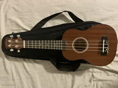 Ukulele electroacustico Freeman - miniatura 1