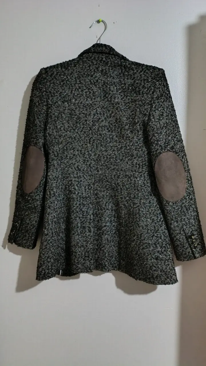 Blazer negro con diseño clásico talla M - 3