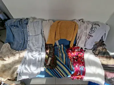 Lote de ropa femenina variada - miniatura 4