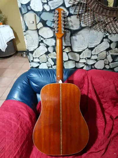 Guitarra acústica de 12 cuerdas - miniatura 4