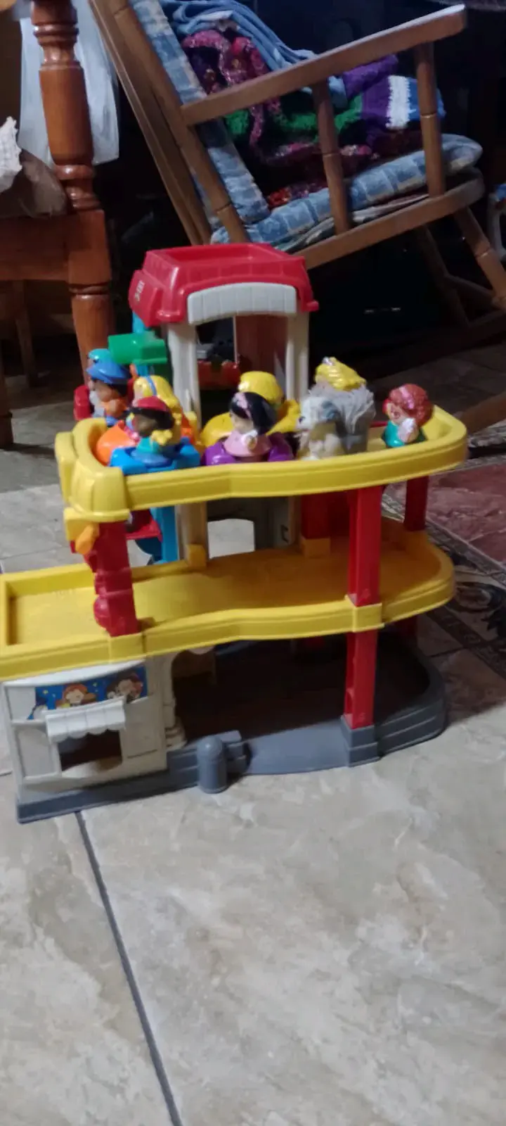 Centro de juegos infantil Little People - 2