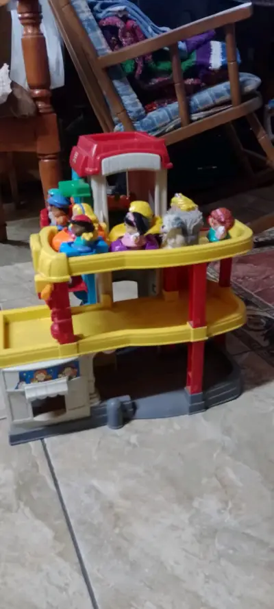 Centro de juegos infantil Little People - miniatura 2