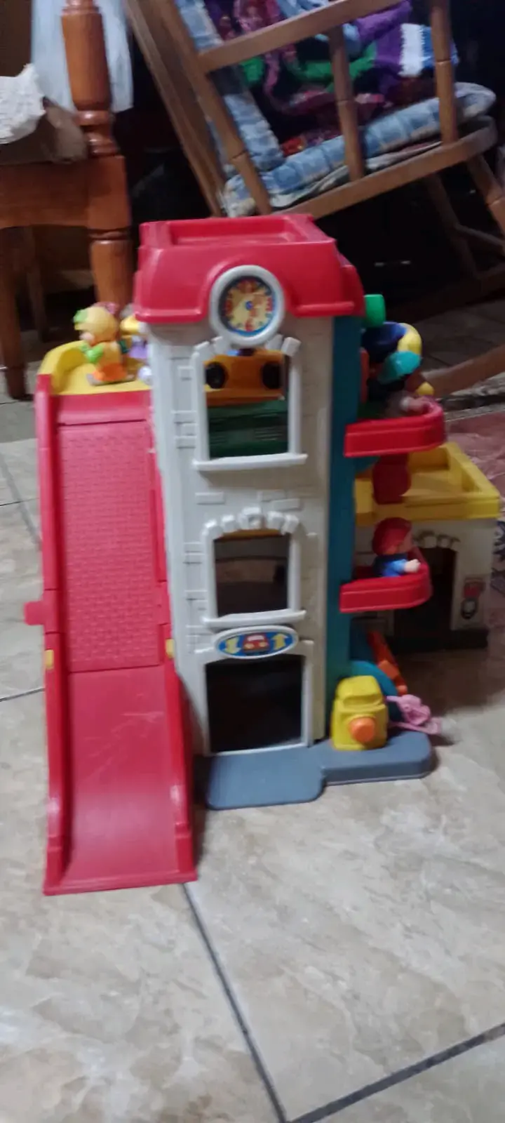 Centro de juegos infantil Little People - 4
