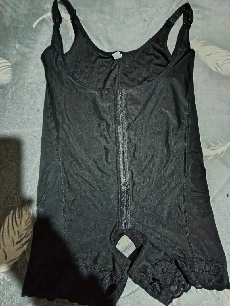 Body moldeador negro sin mangas - 1