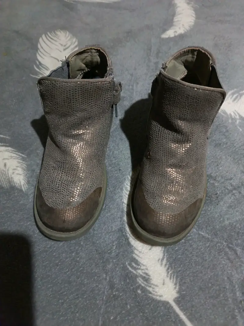 Botines grises con brillo - 1