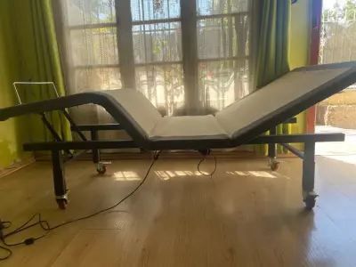 Cama ajustable eléctrica - miniatura 1