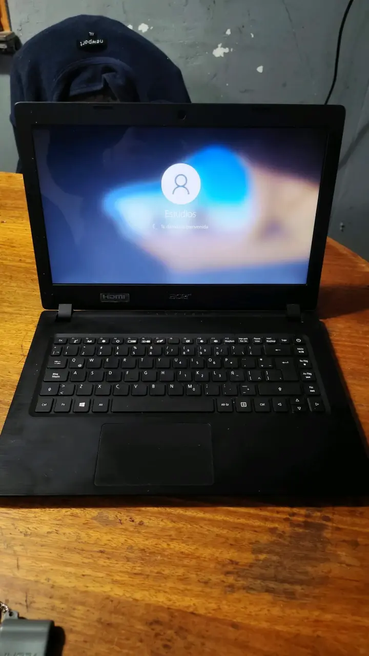 Laptop Acer con pantalla 15 Amd A9 - 1