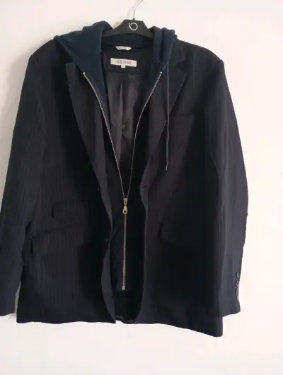 Parka negra con capucha de piel - miniatura 6
