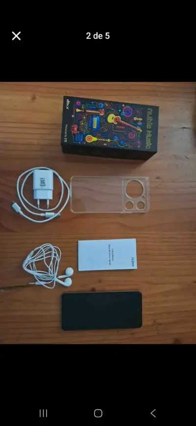 Smartphone Nubia Music con accesorios - miniatura 1