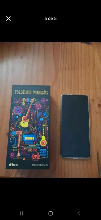 Smartphone Nubia Music con accesorios - miniatura 2