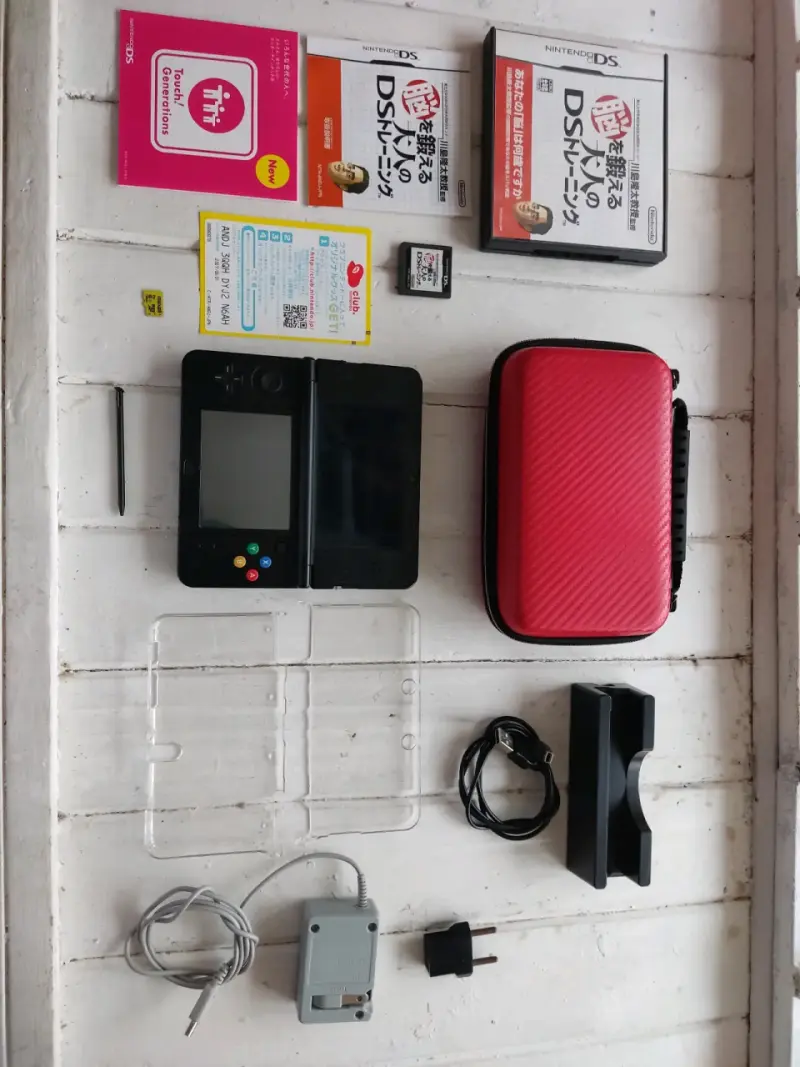 NEW NINTENDO 3DS Black edition - 1
