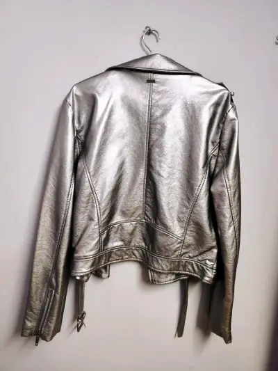 Chaqueta biker plateada - miniatura 3