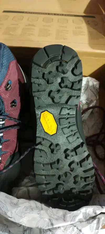 Botas de trekking burdeos - miniatura 4