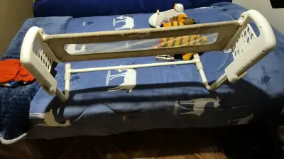Baranda de seguridad para cama - miniatura 2
