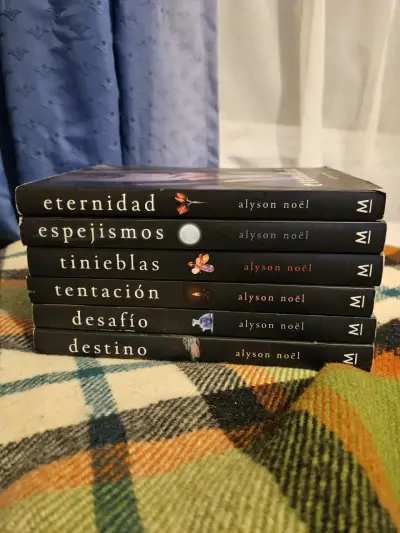 Colección libros Alyson Noël - miniatura 1