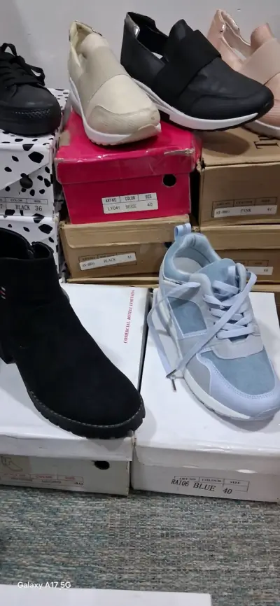 Botas de invierno negras y calzado variado - miniatura 4