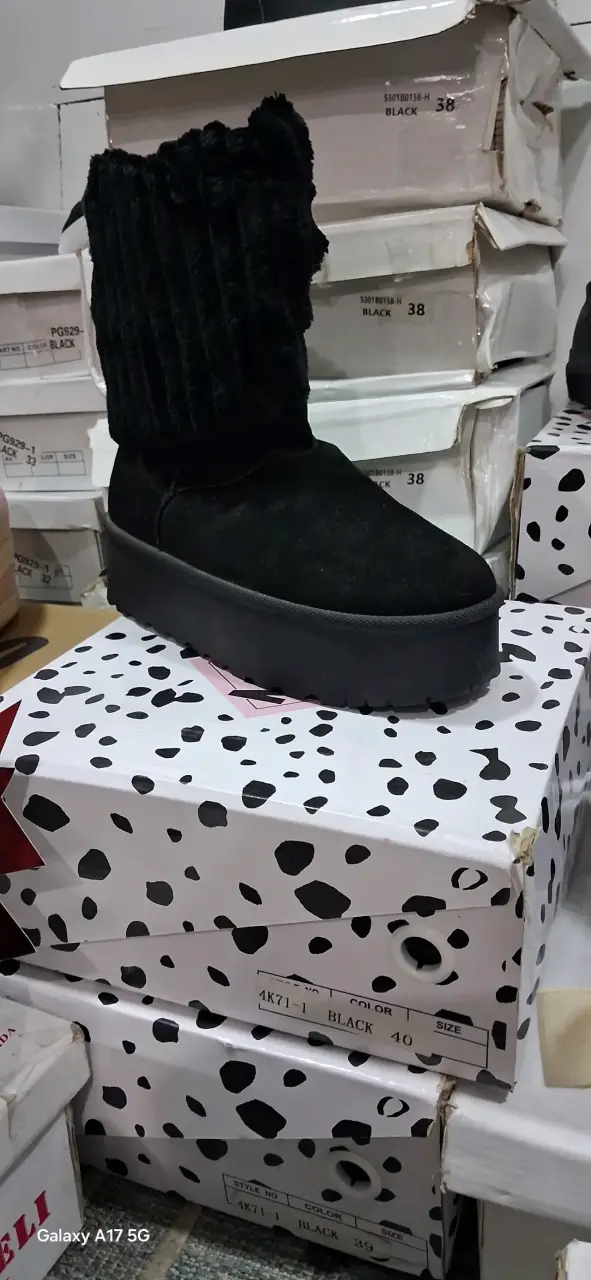 Botas de invierno negras y calzado variado - 5