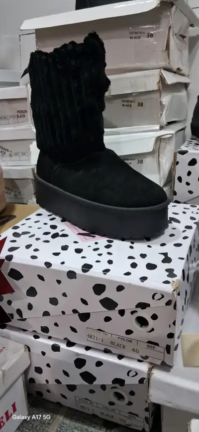Botas de invierno negras y calzado variado - miniatura 5