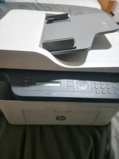 Impresora HP Laser MFP 137fnw - miniatura 2
