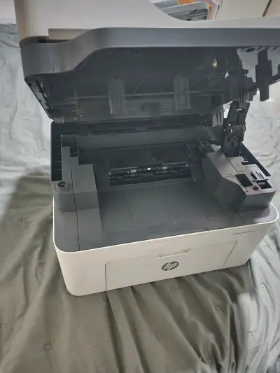 Impresora HP Laser MFP 137fnw - miniatura 3