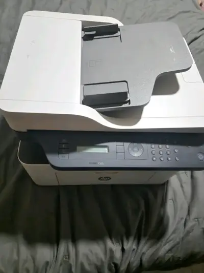 Impresora HP Laser MFP 137fnw - miniatura 4