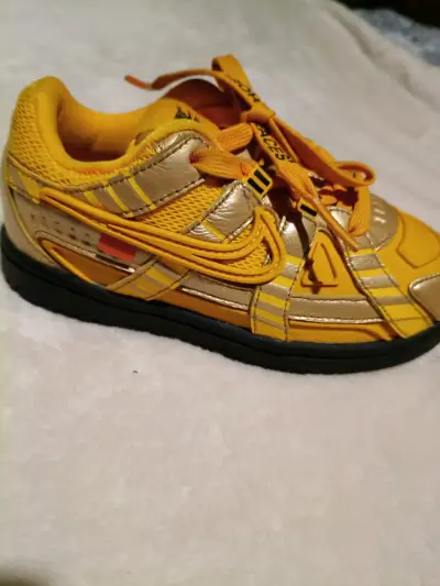 Zapatillas deportivas amarillas - miniatura 2