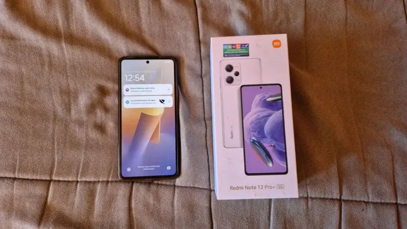Redmi Note 12 Pro+ 5g no incluye cargador - 1