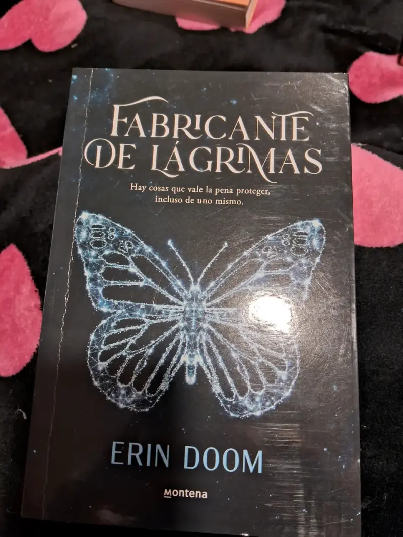 Libro 'Fabricante de Lágrimas' y más - 1