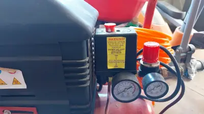 Compresor de aire Ferrari rojo - miniatura 2