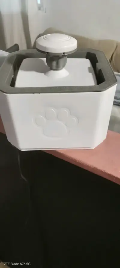 Bebedero automático para mascotas - miniatura 2