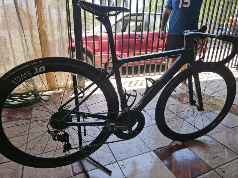 Bicicleta de ruta DT Swiss - 1